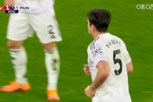 英超导播懂球！马奎尔绝杀前转播镜头给他5秒特写，15秒后就进球