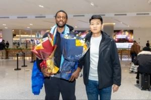 欢迎泰隆·华莱士!新疆伊力特男篮外援集结完毕