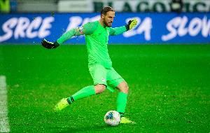 马卡报：身体不适，斯洛文尼亚国门奥布拉克将无缘出战瑞典